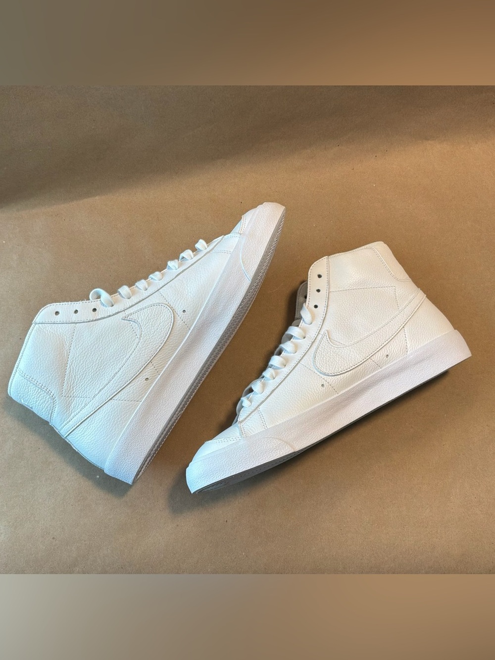 NWOB Nike Blazer Mid '77 Vintage Triple White Men’s Size 12 - Picture 2 of 10